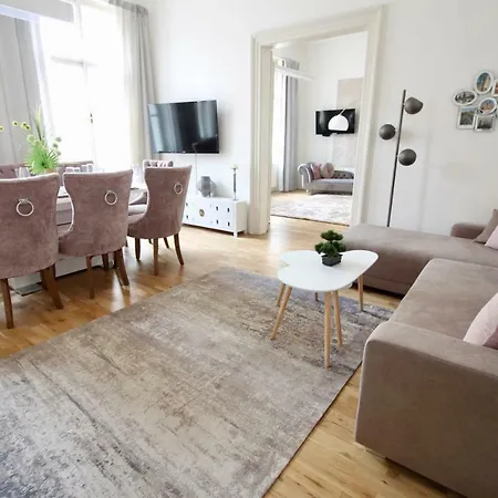 New Design & Style Old Town Xxl Prague