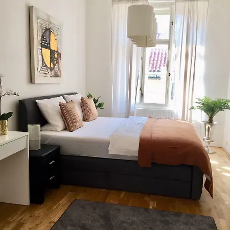 New Design & Style Old Town Xxl Apartment *